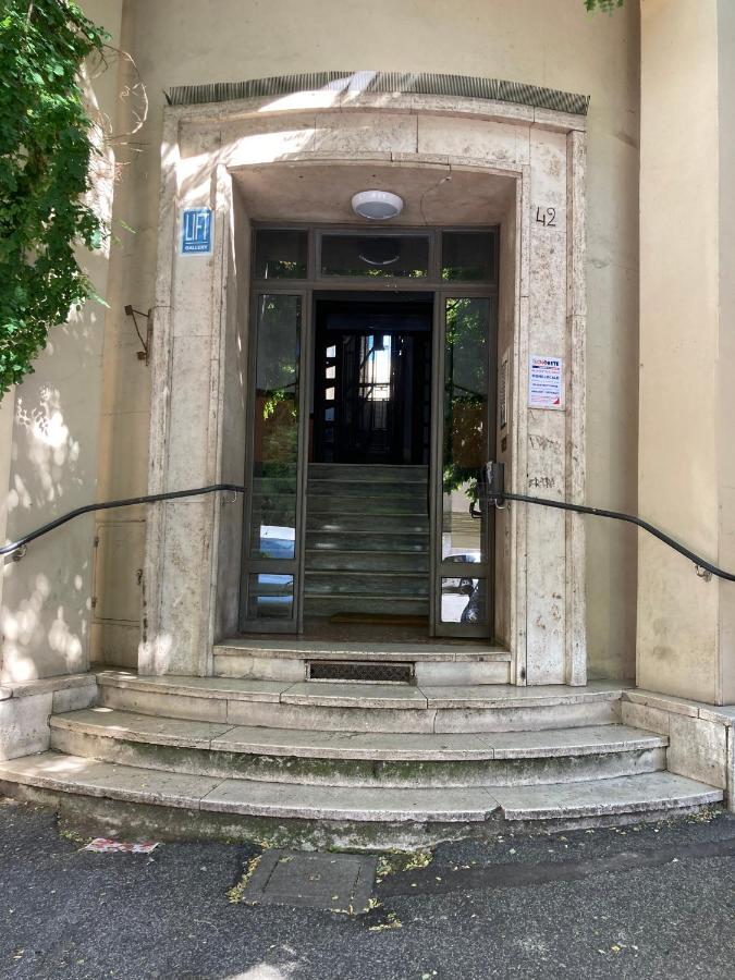 La Casa Dell'Appio Apartment Rome Bagian luar foto